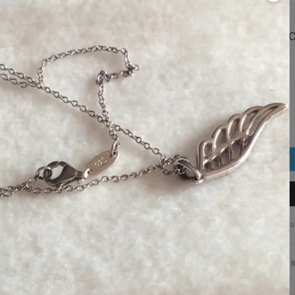 Elegant Silver Wing Pendant Necklace - Picture 5 of 5